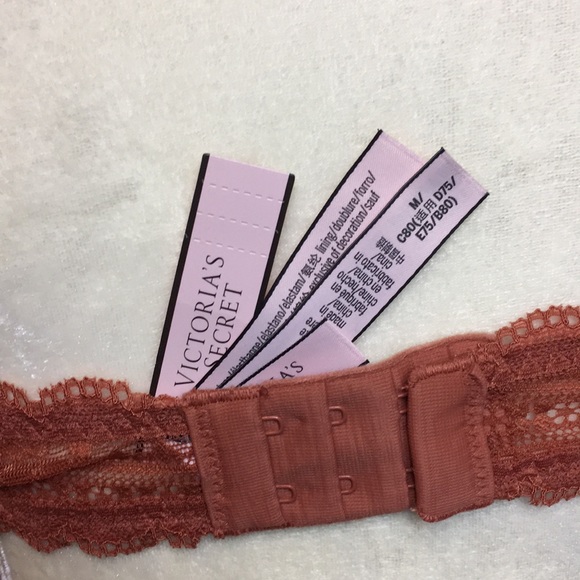 NWT Victoria’s Secret halter bralette. Size medium - Picture 3 of 3